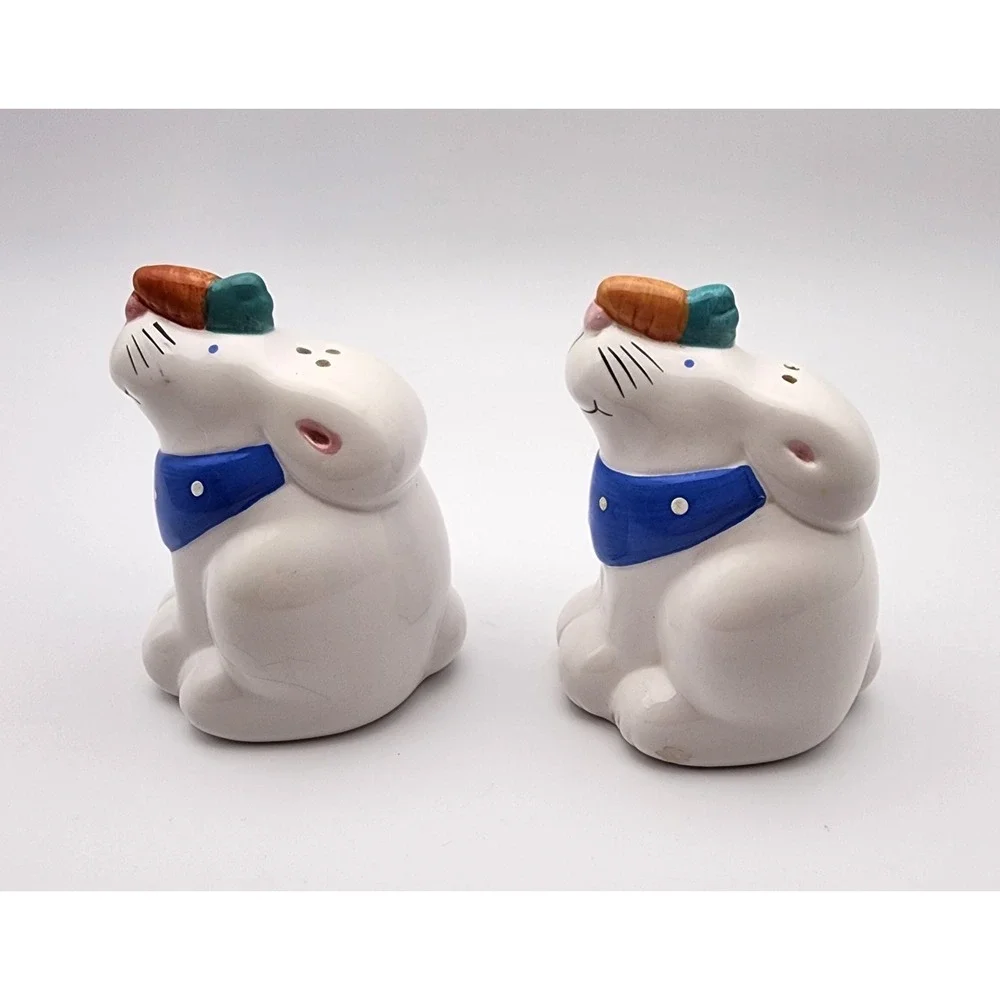 COCO DOWLEY Easter Bunny‎ Rabbit W/Carrot On Nose Salt Pepper Shakers Vintage
